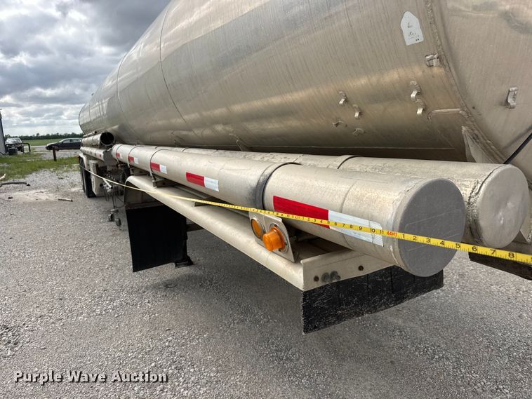 image for item MX9103 1992 Custom Trailers fuel trailer