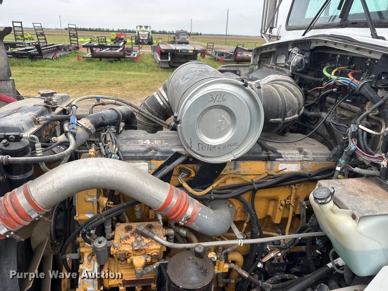 image for item MX9228 2000 Kenworth T800 semi truck