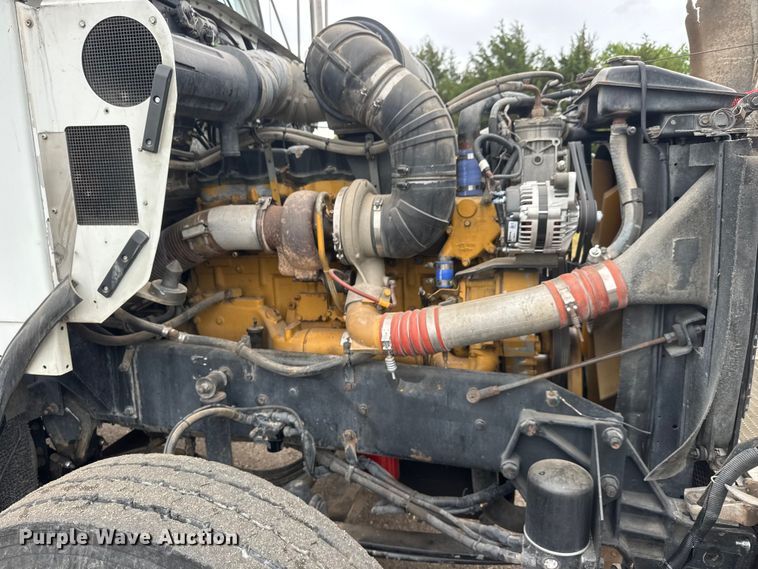image for item MX9228 2000 Kenworth T800 semi truck