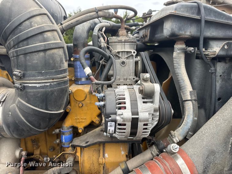image for item MX9228 2000 Kenworth T800 semi truck