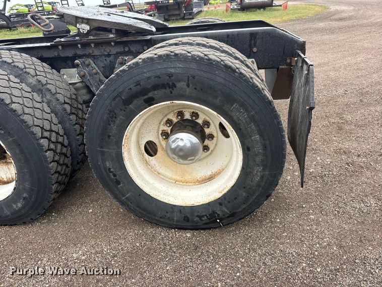 image for item MX9228 2000 Kenworth T800 semi truck