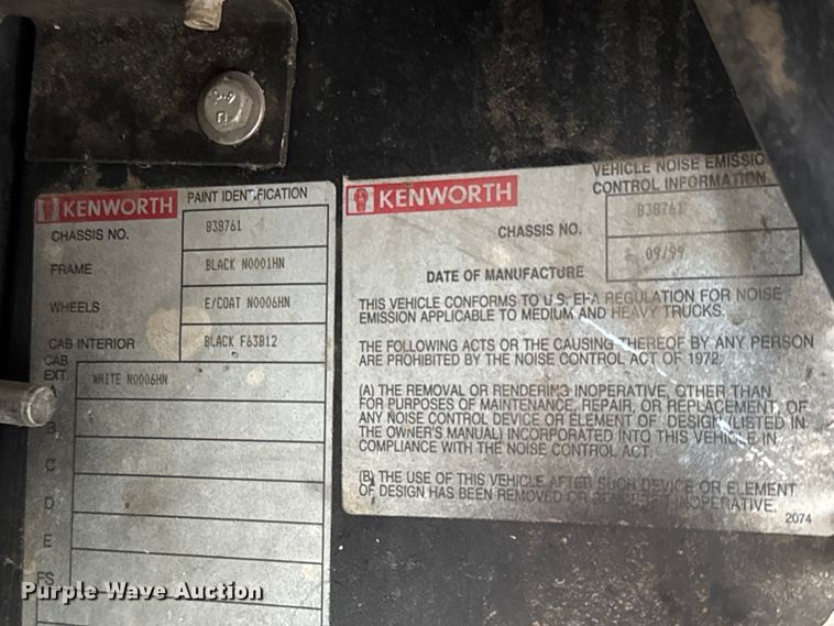 image for item MX9228 2000 Kenworth T800 semi truck