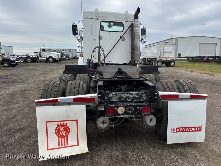 image for item MX9229 1999 Kenworth T800 semi truck