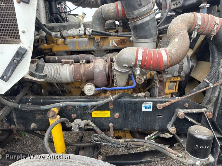 image for item MX9229 1999 Kenworth T800 semi truck