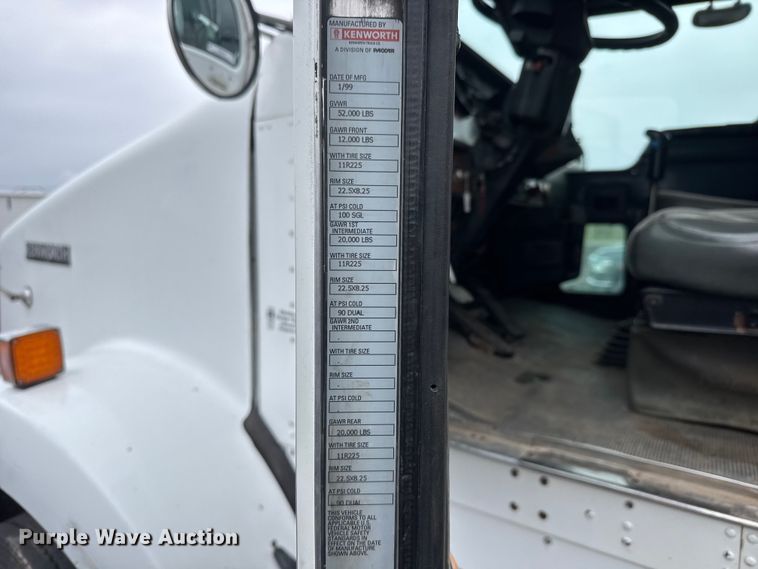 image for item MX9229 1999 Kenworth T800 semi truck