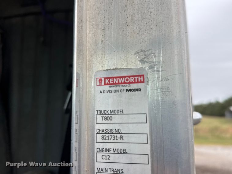 image for item MX9229 1999 Kenworth T800 semi truck