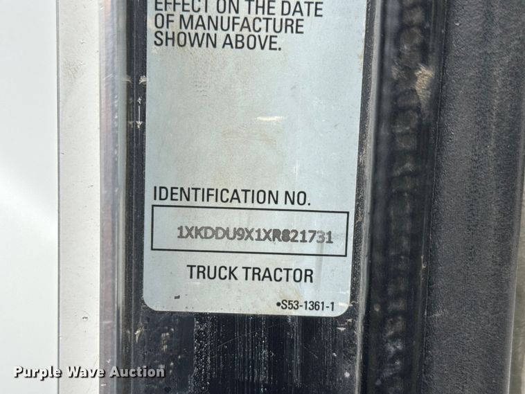 image for item MX9229 1999 Kenworth T800 semi truck