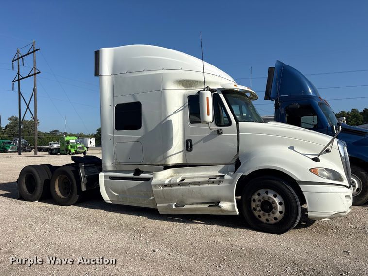 image for item YA0368 2016 International ProStar 122 semi truck