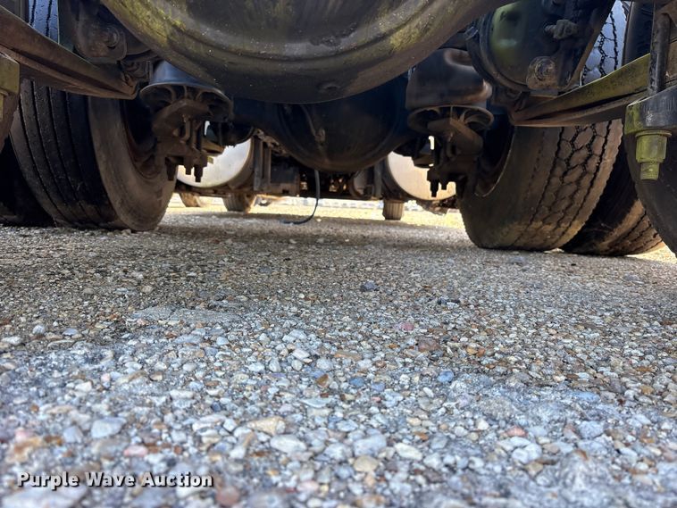 image for item YA0368 2016 International ProStar 122 semi truck