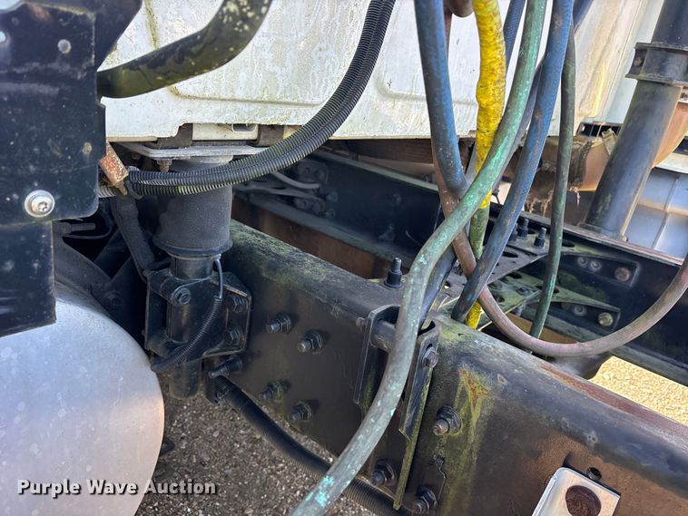 image for item YA0368 2016 International ProStar 122 semi truck