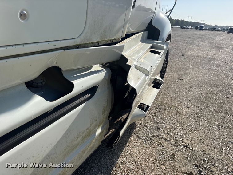 image for item YA0368 2016 International ProStar 122 semi truck