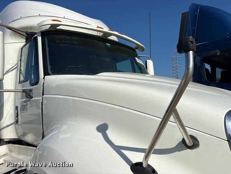 image for item YA0368 2016 International ProStar 122 semi truck