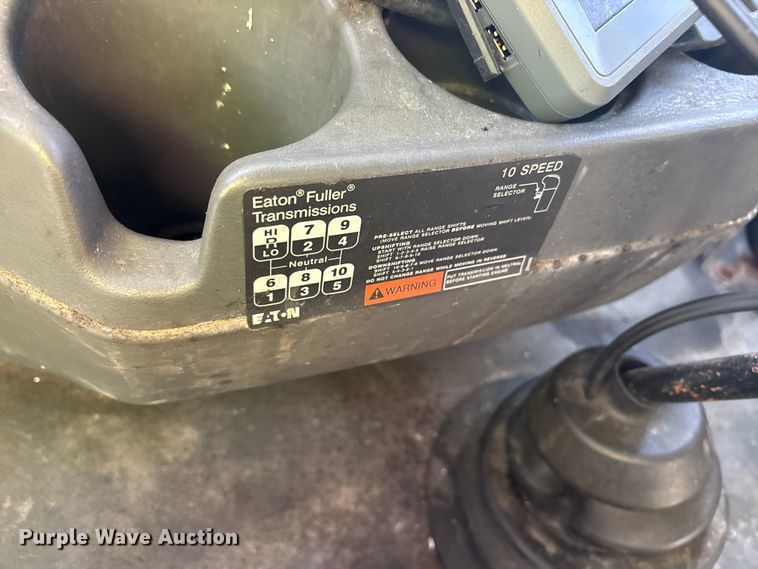 image for item YA0368 2016 International ProStar 122 semi truck