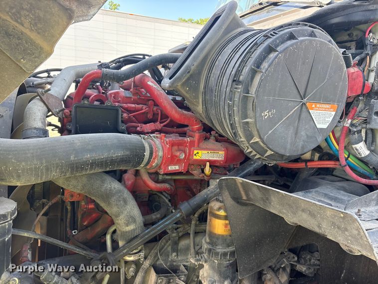 image for item YA0368 2016 International ProStar 122 semi truck