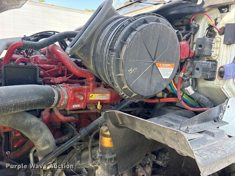 image for item YA0368 2016 International ProStar 122 semi truck