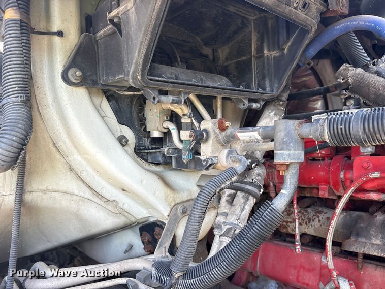 image for item YA0368 2016 International ProStar 122 semi truck
