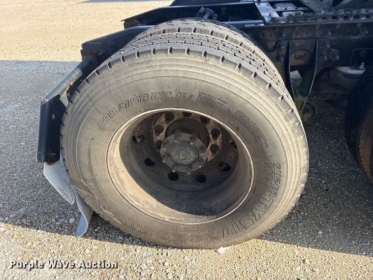 image for item YA0368 2016 International ProStar 122 semi truck