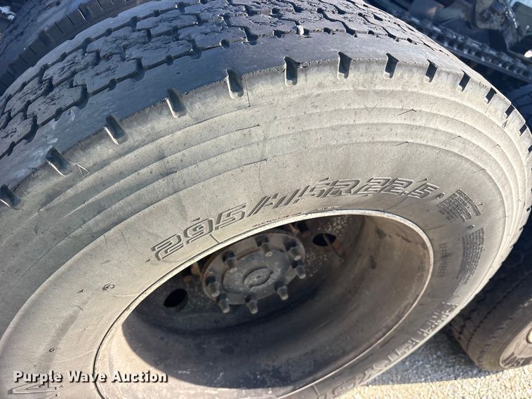 image for item YA0368 2016 International ProStar 122 semi truck