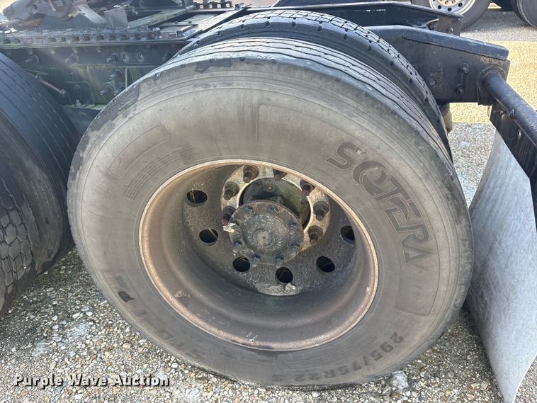 image for item YA0368 2016 International ProStar 122 semi truck