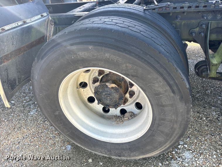 image for item YA0368 2016 International ProStar 122 semi truck