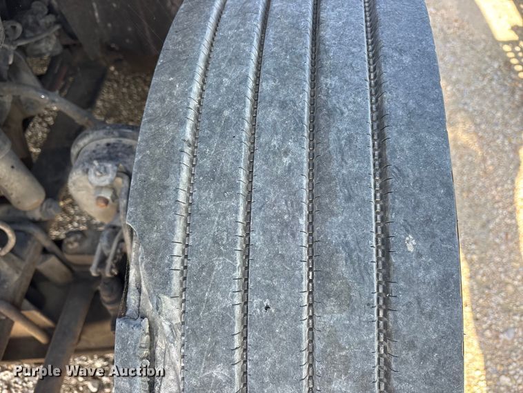 image for item YA0368 2016 International ProStar 122 semi truck