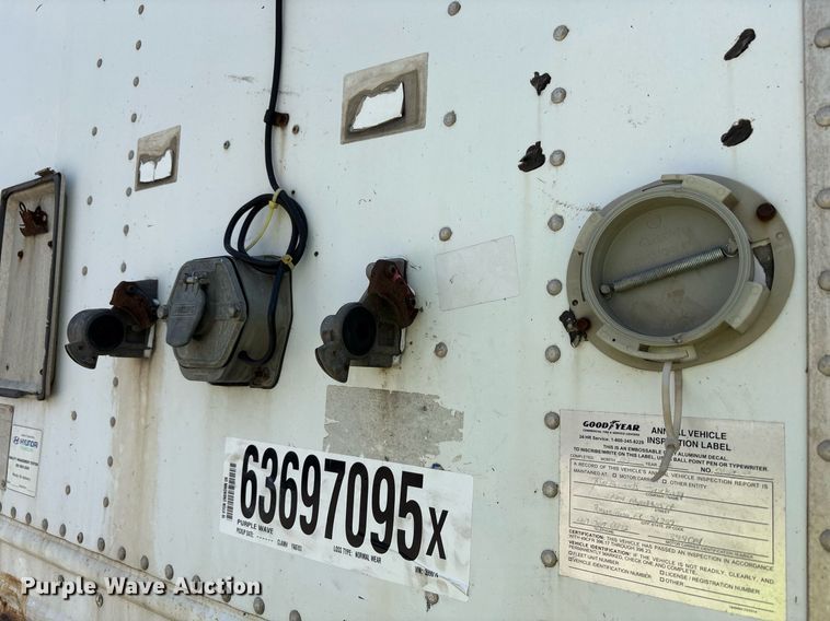 image for item YA0703 2010 Hyundai  Translead  dry van trailer