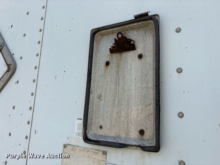 image for item YA0703 2010 Hyundai  Translead  dry van trailer