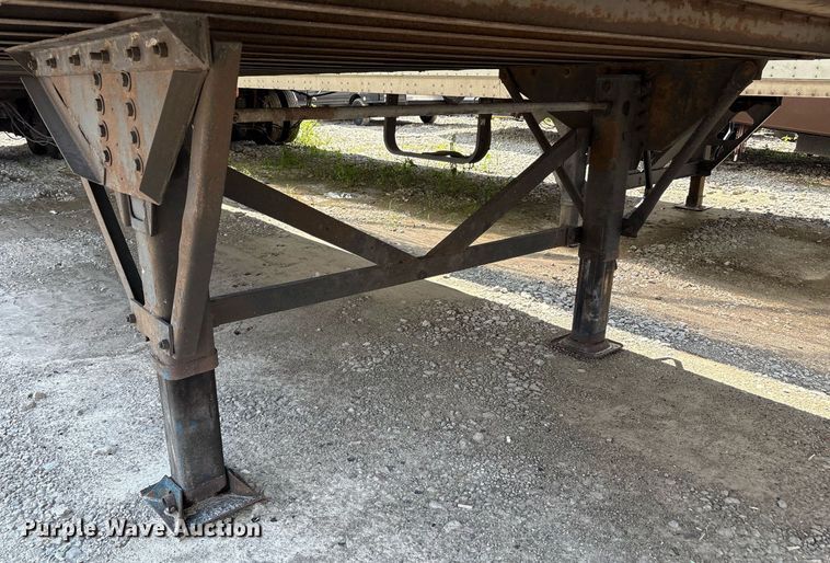 image for item YA0703 2010 Hyundai  Translead  dry van trailer