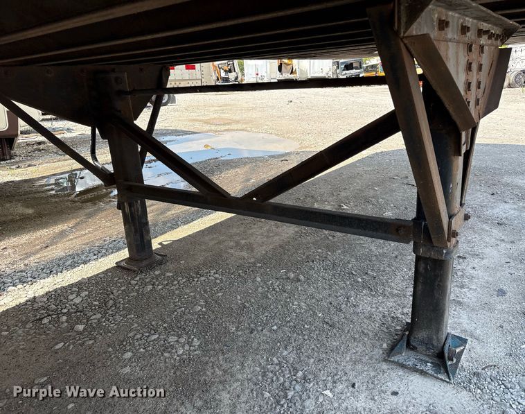 image for item YA0703 2010 Hyundai  Translead  dry van trailer