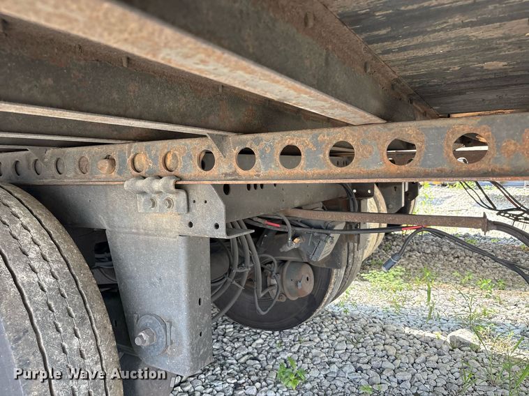 image for item YA0703 2010 Hyundai  Translead  dry van trailer