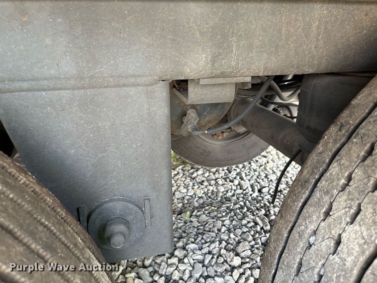 image for item YA0703 2010 Hyundai  Translead  dry van trailer