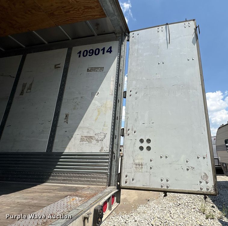 image for item YA0703 2010 Hyundai  Translead  dry van trailer