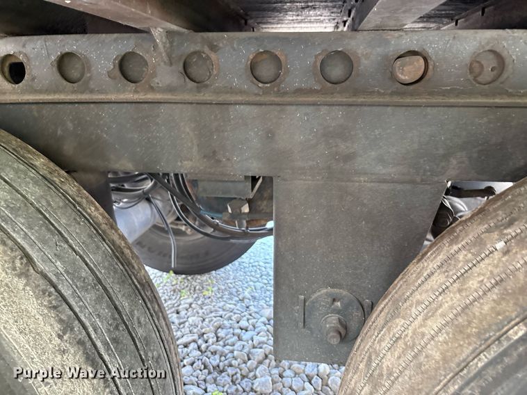 image for item YA0703 2010 Hyundai  Translead  dry van trailer