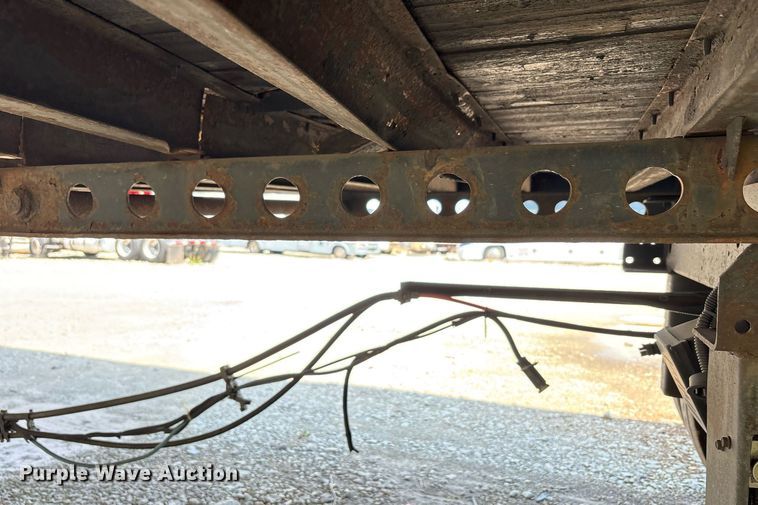 image for item YA0703 2010 Hyundai  Translead  dry van trailer