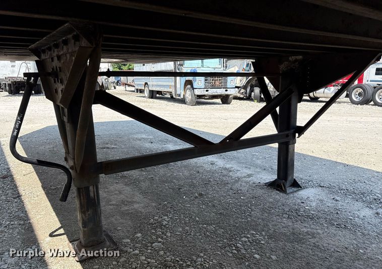 image for item YA0703 2010 Hyundai  Translead  dry van trailer