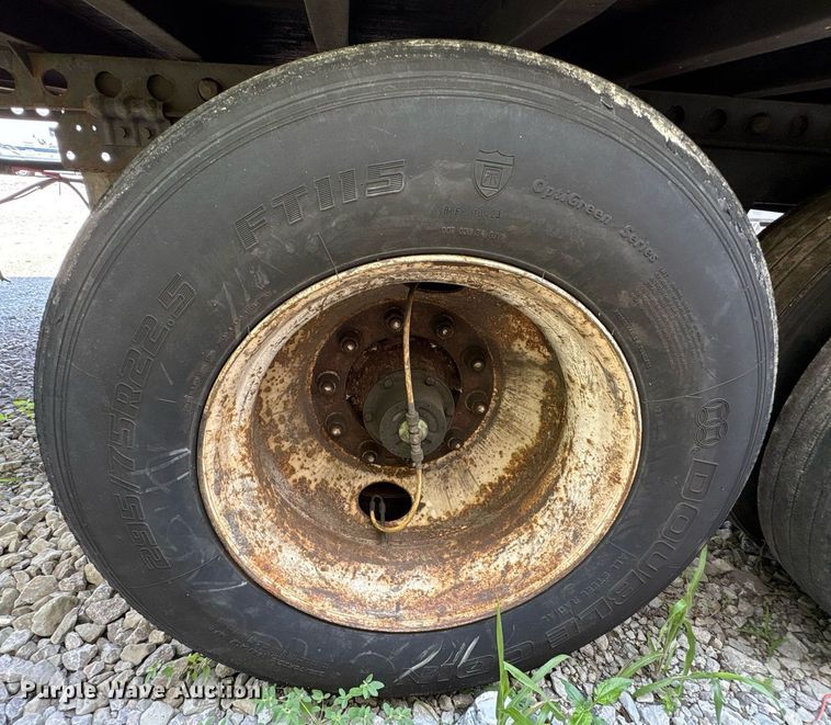 image for item YA0703 2010 Hyundai  Translead  dry van trailer