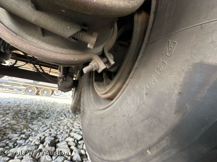 image for item YA0703 2010 Hyundai  Translead  dry van trailer