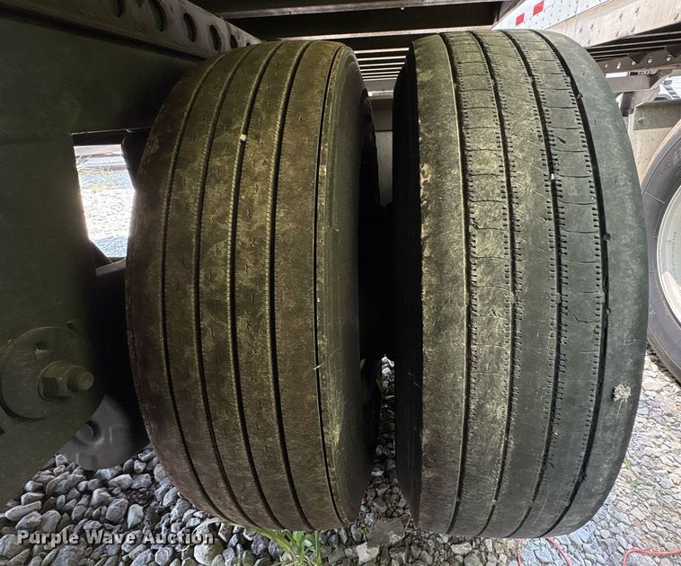image for item YA0703 2010 Hyundai  Translead  dry van trailer