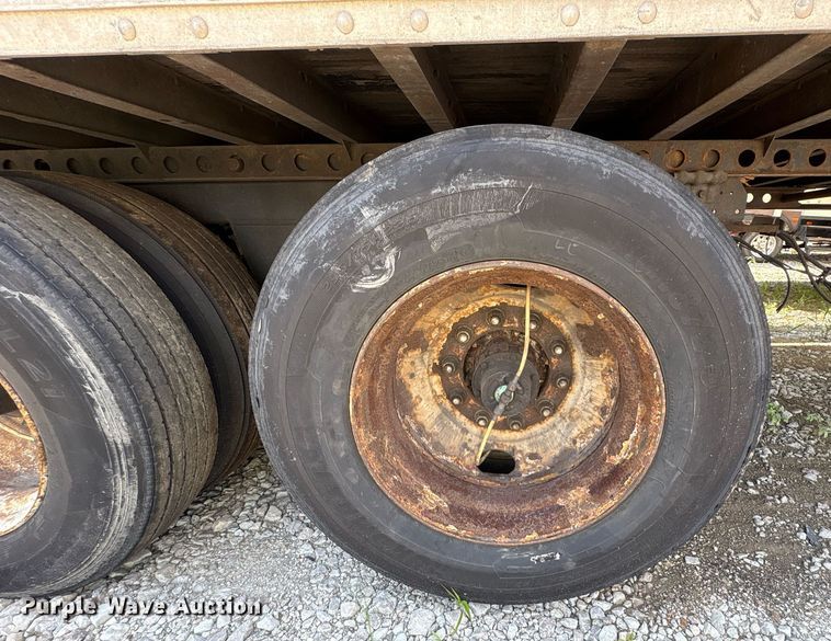 image for item YA0703 2010 Hyundai  Translead  dry van trailer