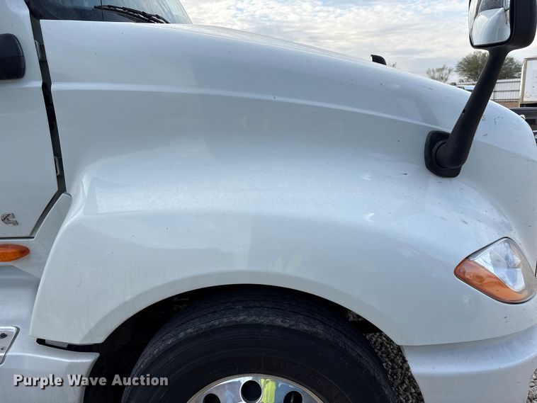 image for item YA1340 2019 International LT625 semi truck