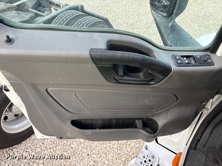 image for item YA1340 2019 International LT625 semi truck