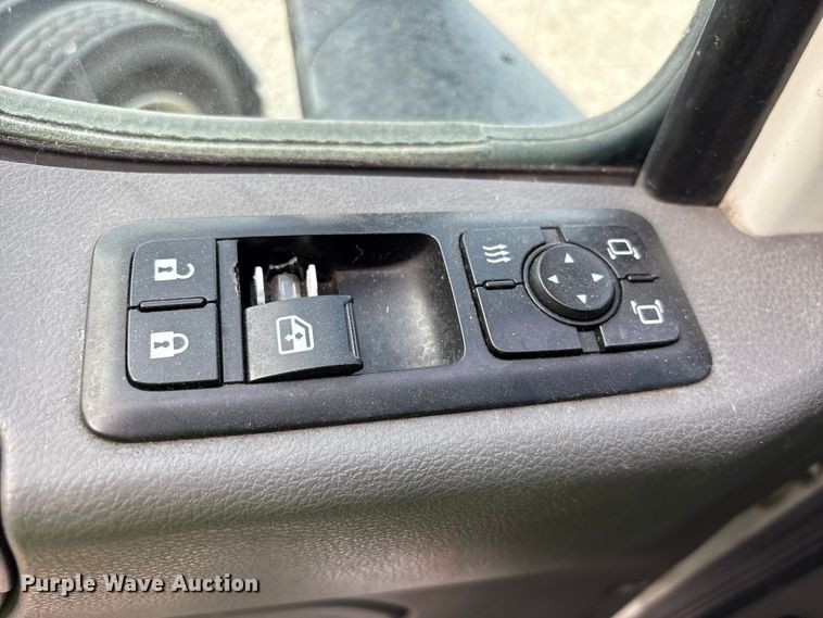 image for item YA1340 2019 International LT625 semi truck
