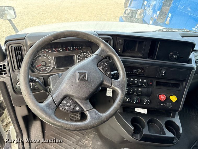 image for item YA1340 2019 International LT625 semi truck