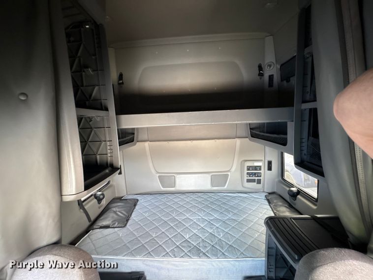 image for item YA1340 2019 International LT625 semi truck