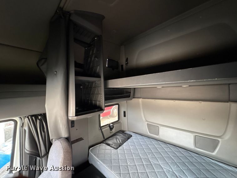 image for item YA1340 2019 International LT625 semi truck