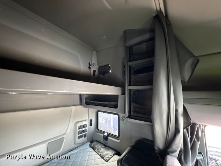 image for item YA1340 2019 International LT625 semi truck