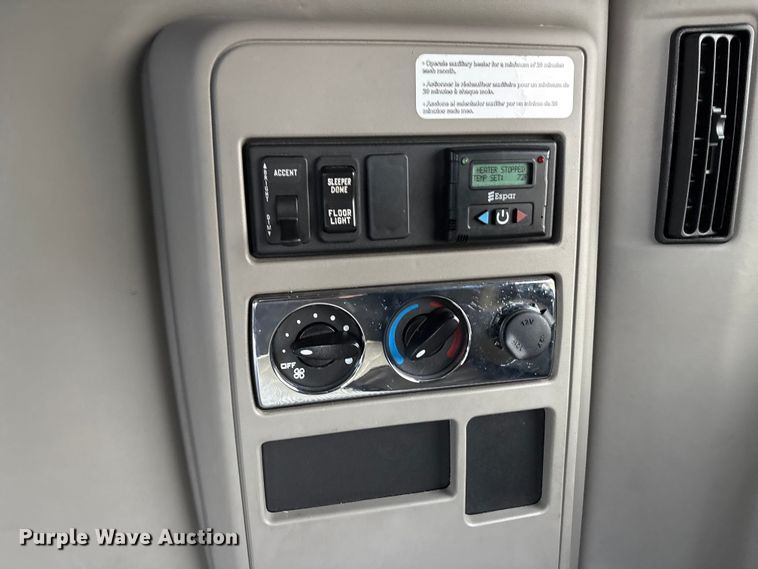image for item YA1340 2019 International LT625 semi truck