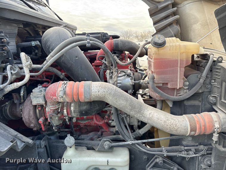 image for item YA1340 2019 International LT625 semi truck