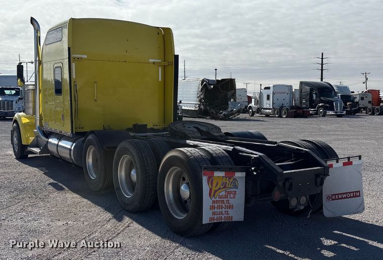 image for item YA1494 2004 Kenworth W900 semi truck