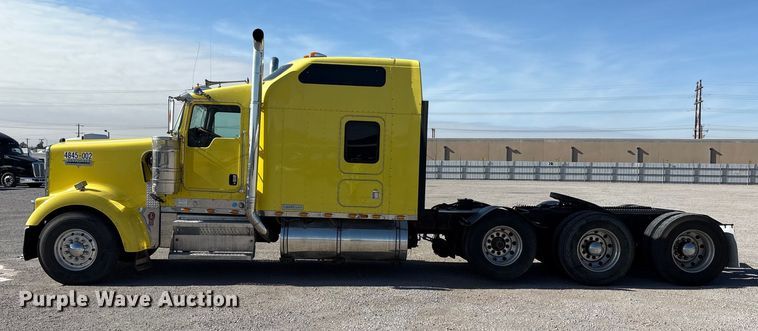image for item YA1494 2004 Kenworth W900 semi truck